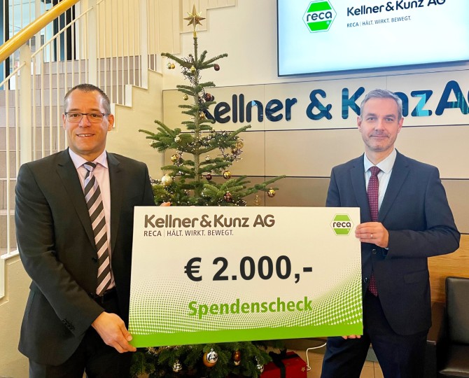 Spendenübergabe Christkind der Bezirksrundschau
