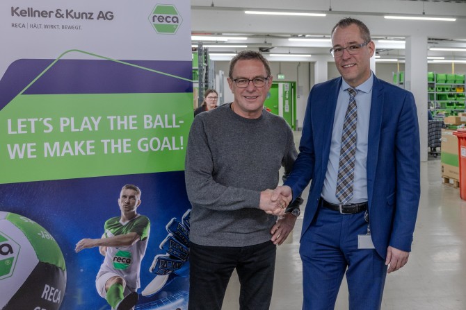 Teamchef der österreichischen Nationalmannschaft Ralf Rangnick und Vorstandsvorsitzender der Kellner & Kunz AG Walter Bostelmann