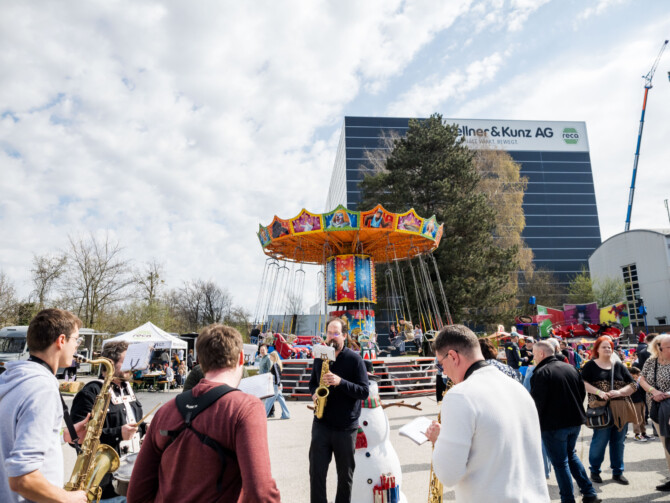 Live-Musik, Karusells, Walking Acts und viele weitere Highlights erwarteten die Gäste.