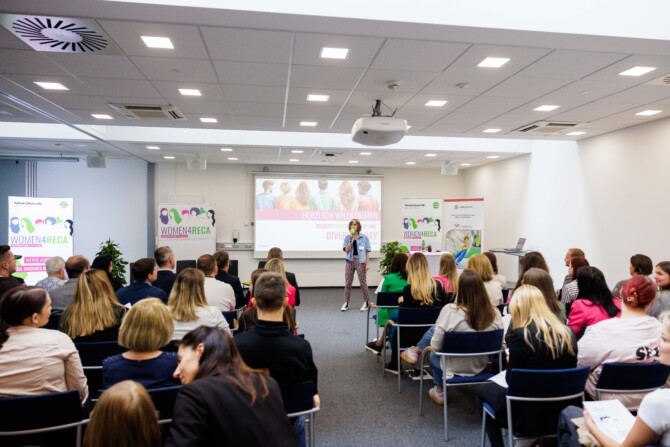 Moderation & Keynote